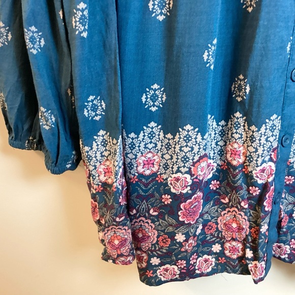 Torrid Floral Babydoll Slub Smocked Button-Front Tunic Top - Blue - 2X - Picture 5 of 9